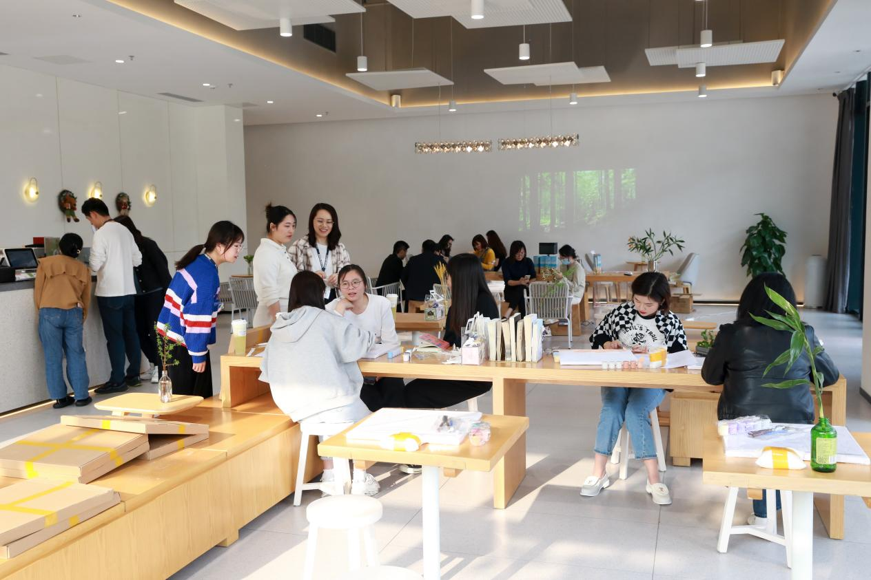 花漾女神，傲然綻放 | 邦彥技術(shù)舉行“花漾女神寵愛日”活動，熱烈慶祝三八國際婦女節(jié)